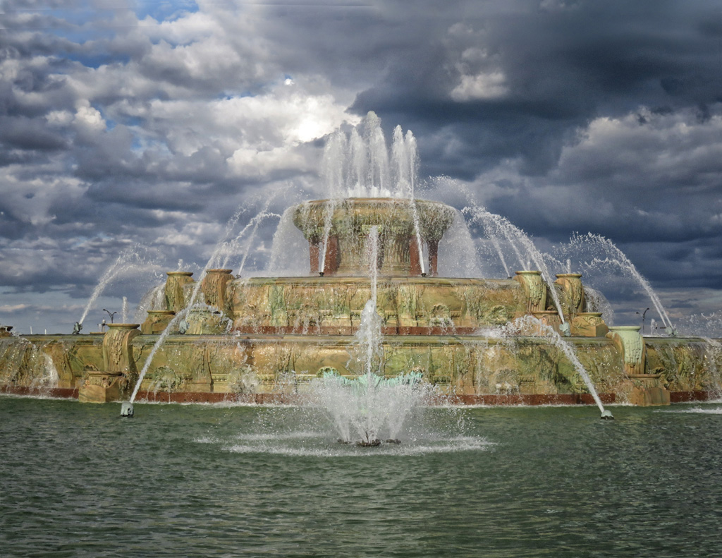 Buckingham Fountain by Priscilla Farrell