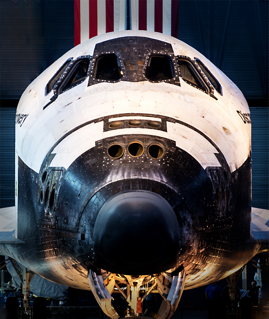 Space Shuttle Discovery by Jose Cartas