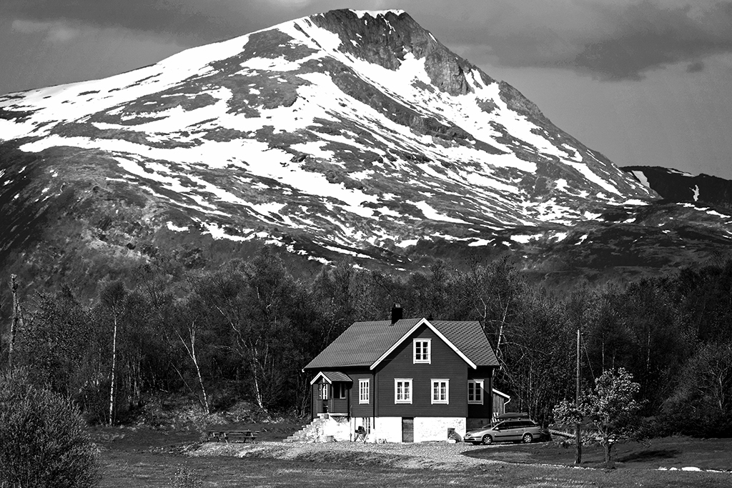 Lonesome house by Asbjørn M. Olsen