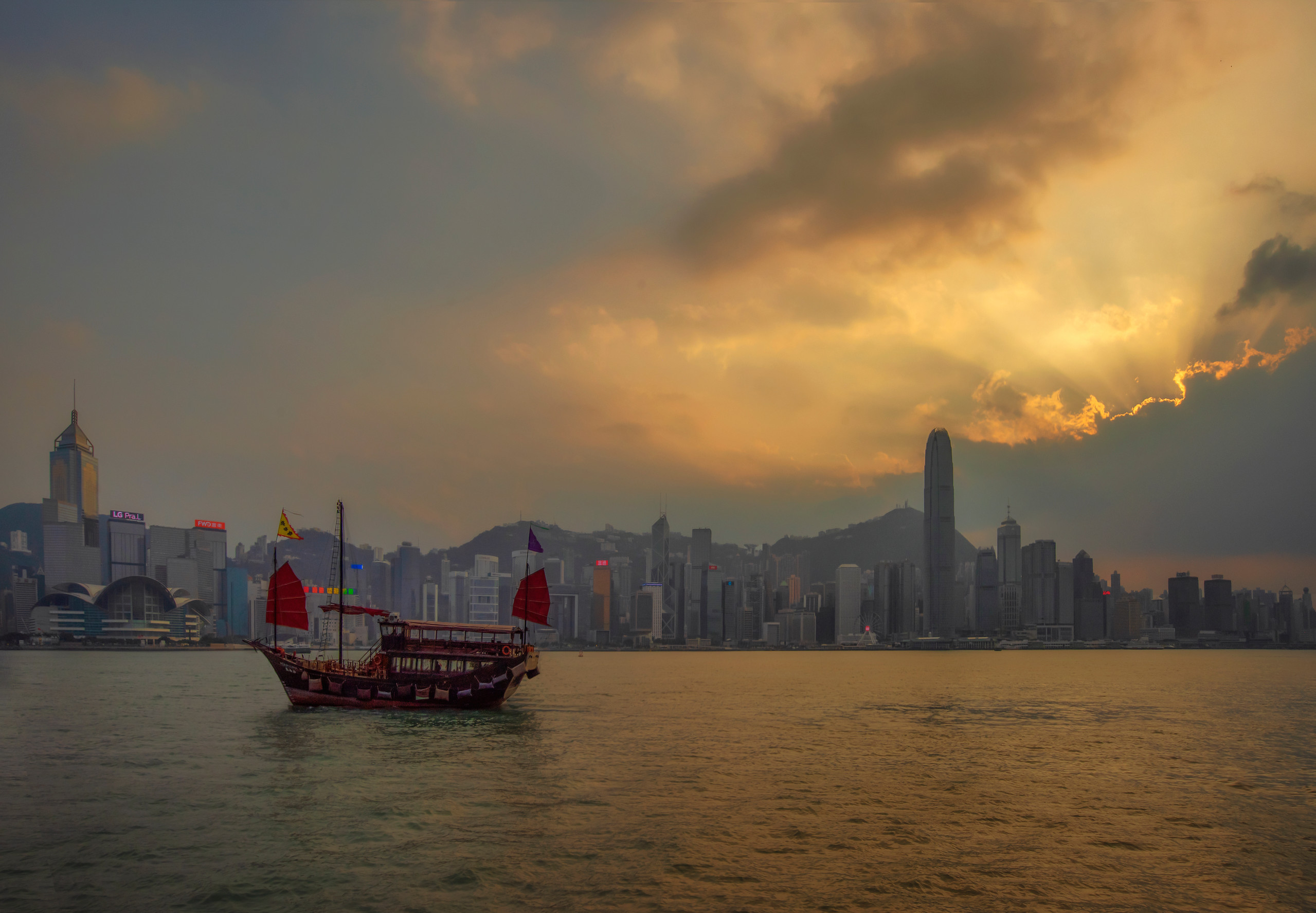 Hong Kong Skyline by Peter Cheung