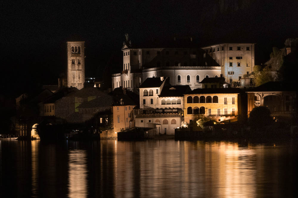 Isola San Giulio by Andres Valdespino
