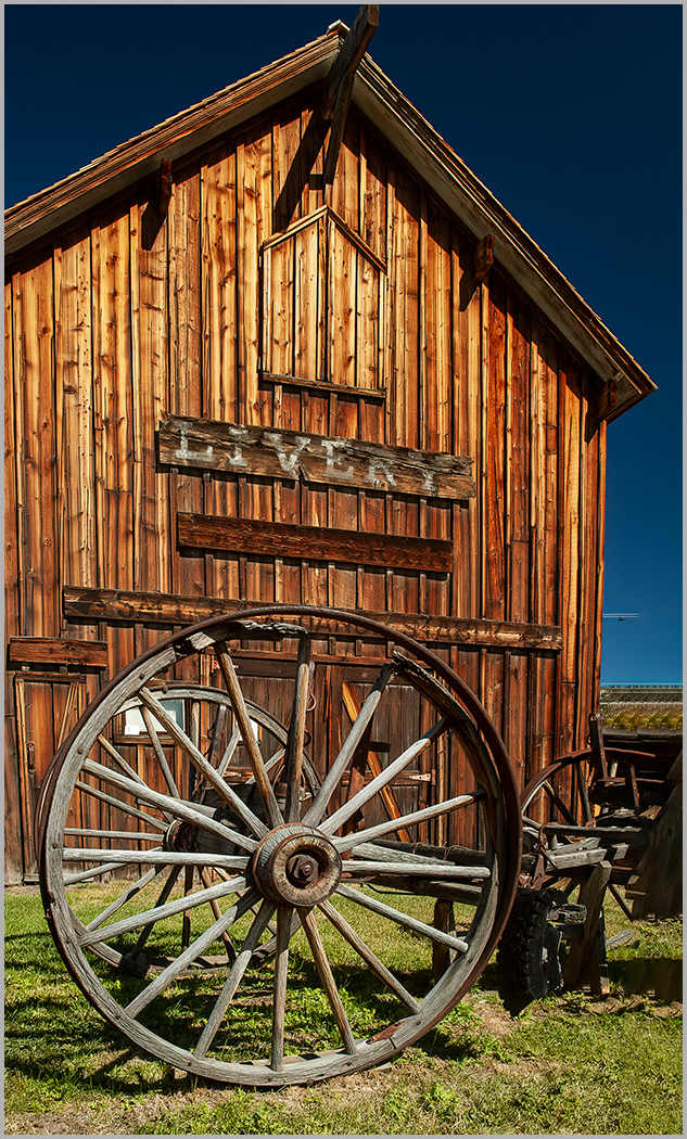 Montana Barn by Bill Buchanan, HonPSA, FGDC