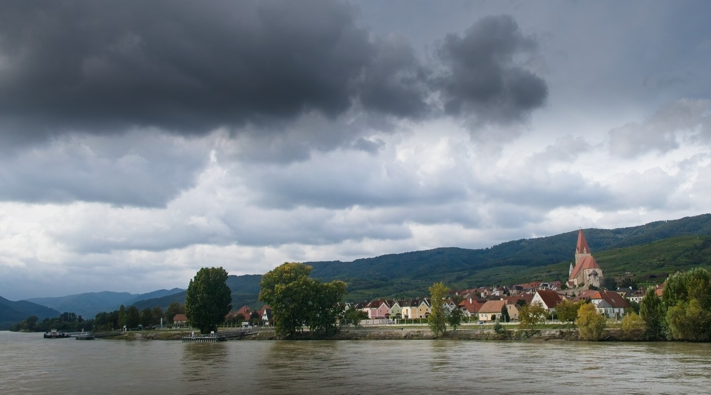 Weissenkirchen on Danube by Guy Davies