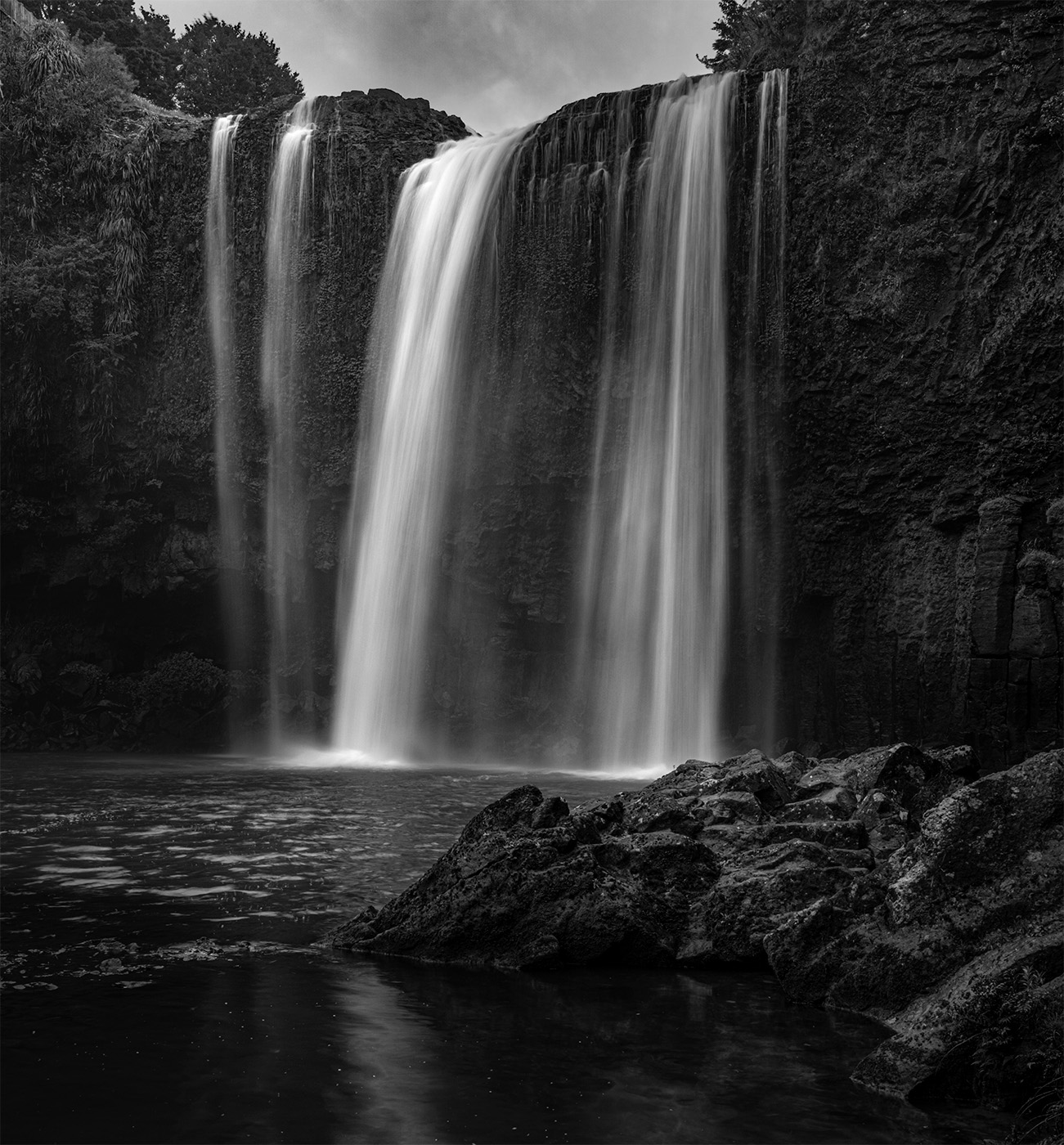 Whangarei  Falls by Mark Burgess