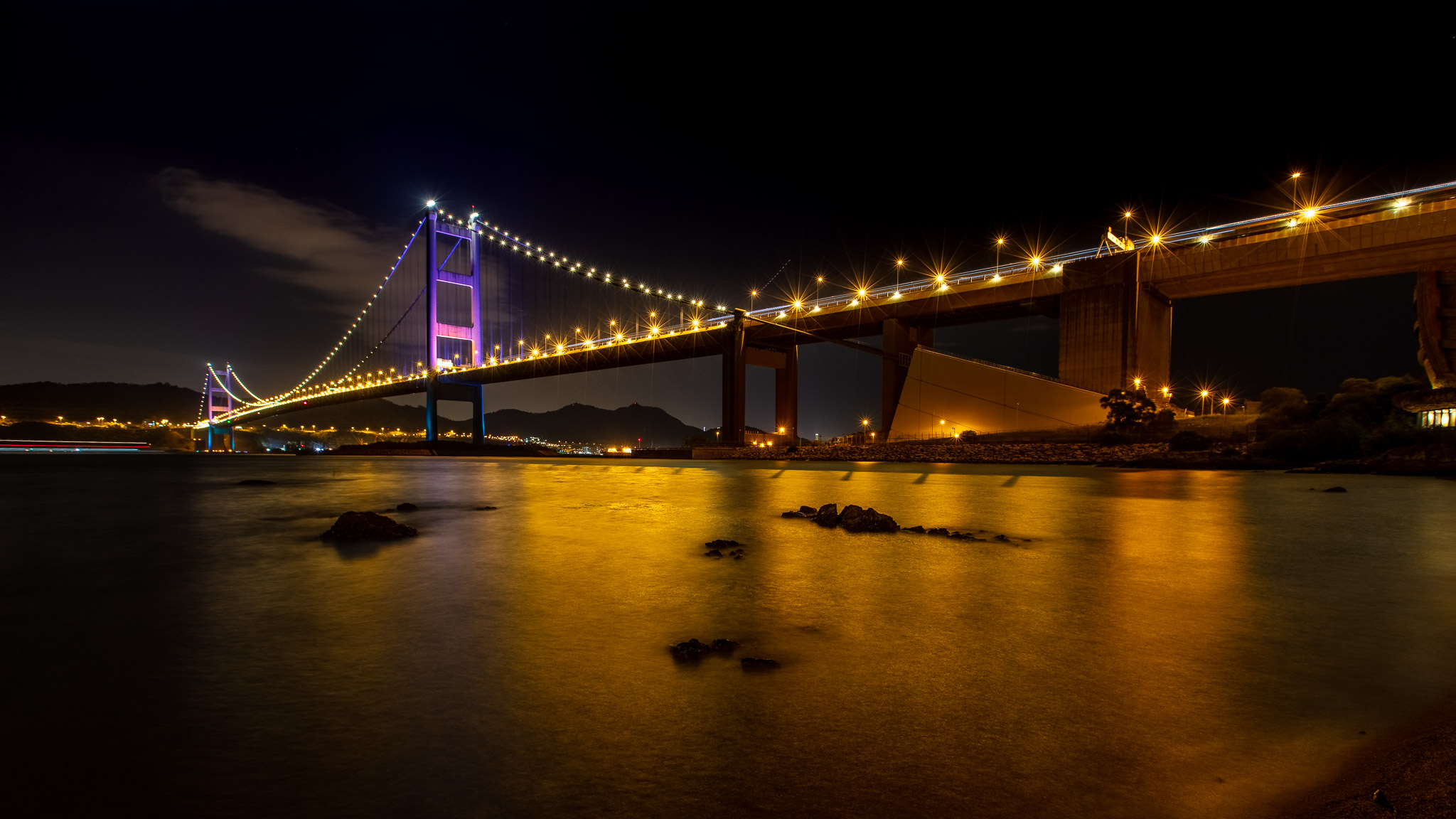 Hong Kong Bridge by Stephan Debelle