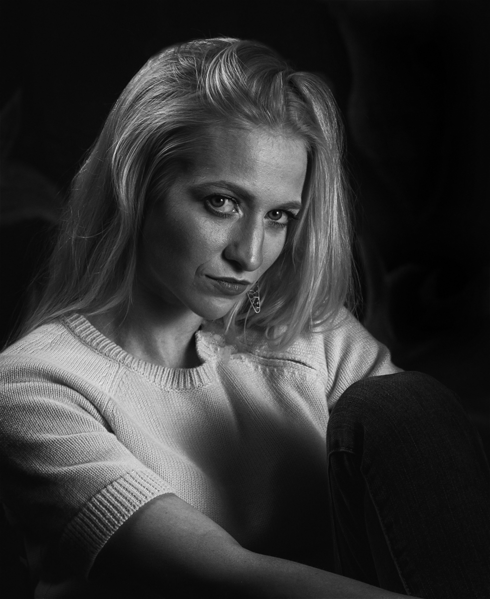 Ashley by Diana Magor