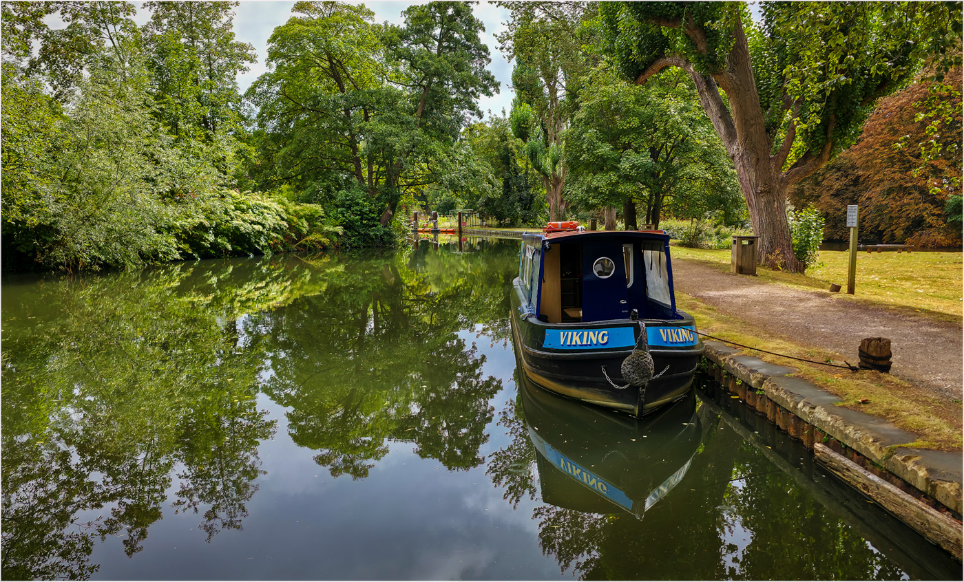 Wey Basin, Guildford by Paul Hoffman