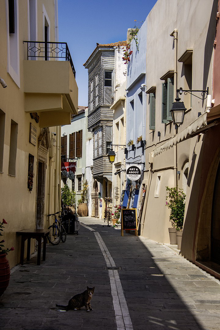 Heraklion Alley by Bill Peake