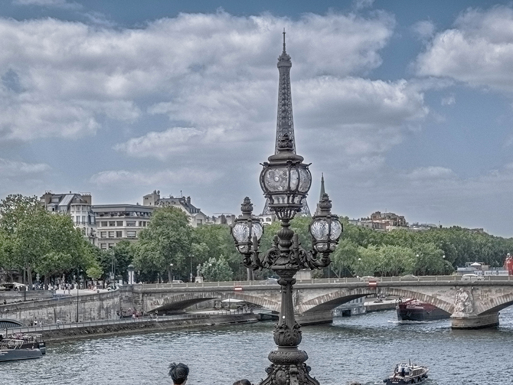 Parisians remaking the symbol of Paris by Gabriele Dellanave, PPSA, BPSA