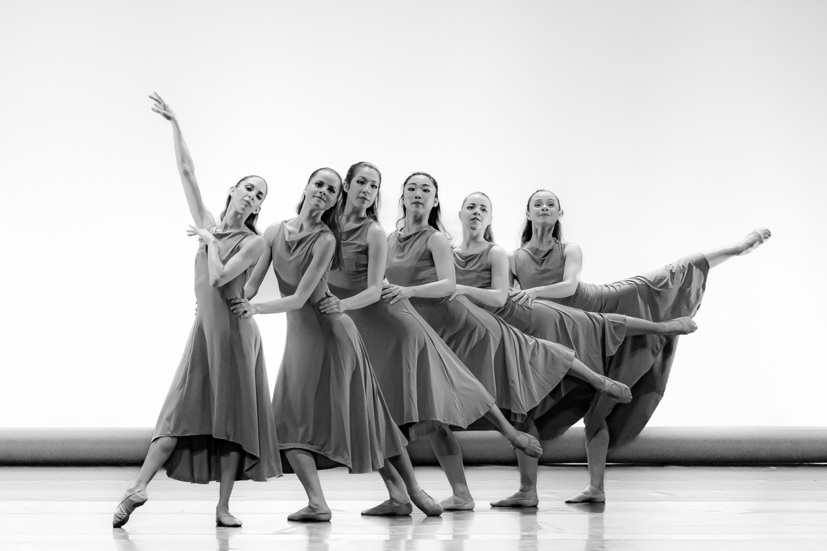 Dance by Vincent Cochain