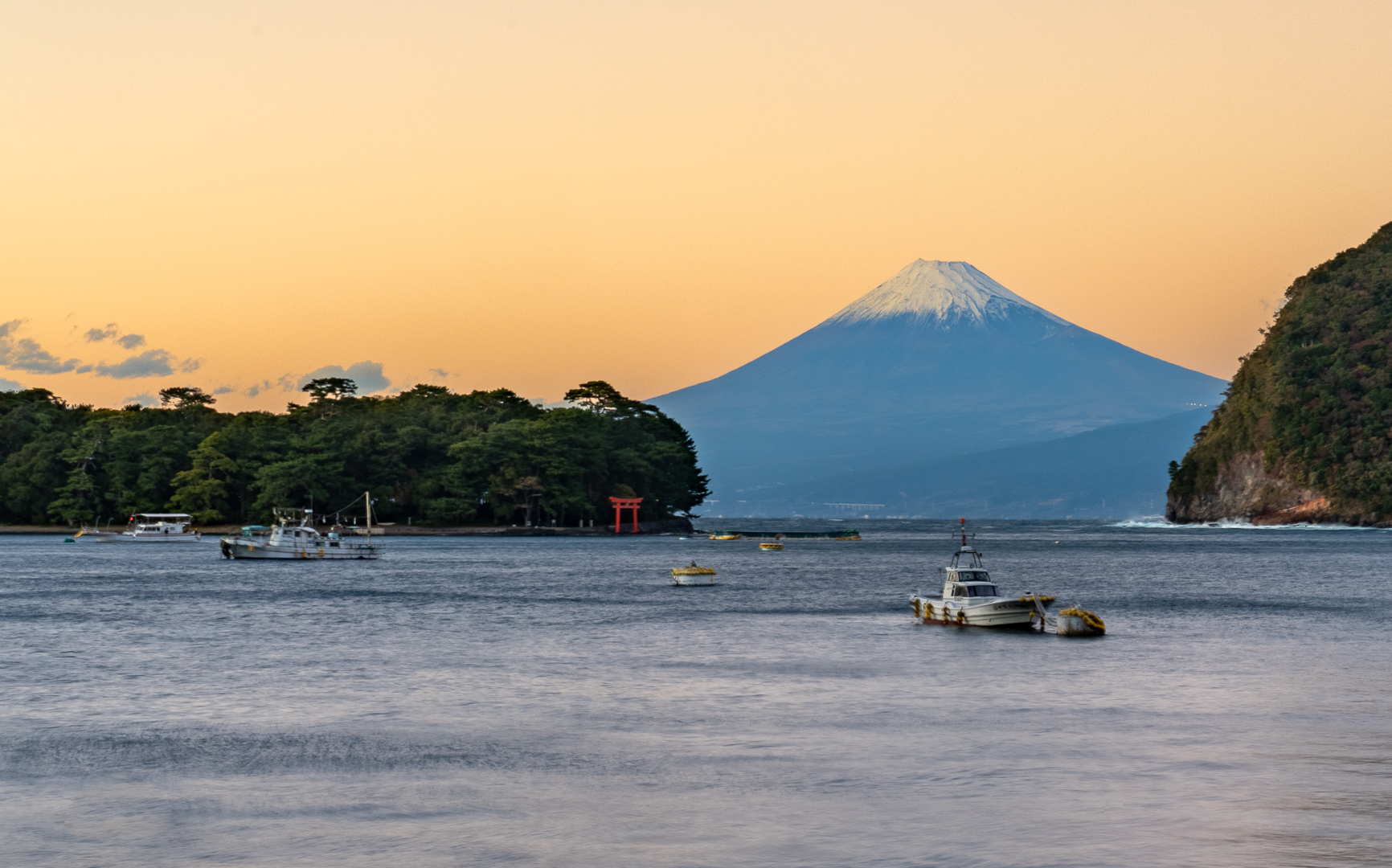 Fuji and Boats by Ling Ling Juang