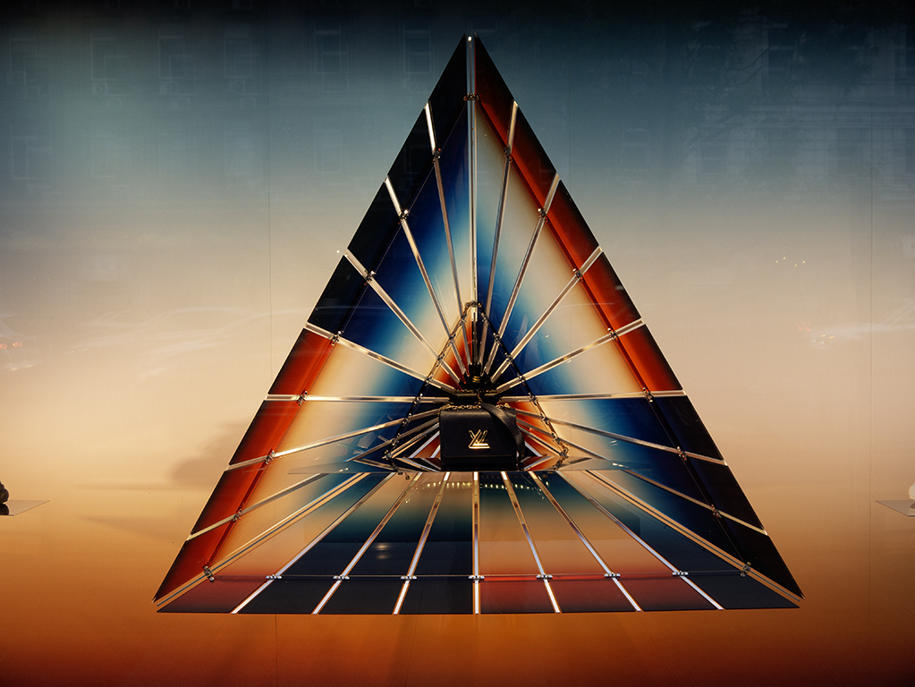 December 2025 - Ian Ledgard, GMPSA/b, EFIAP/p, AWPF, GPU-Cr5