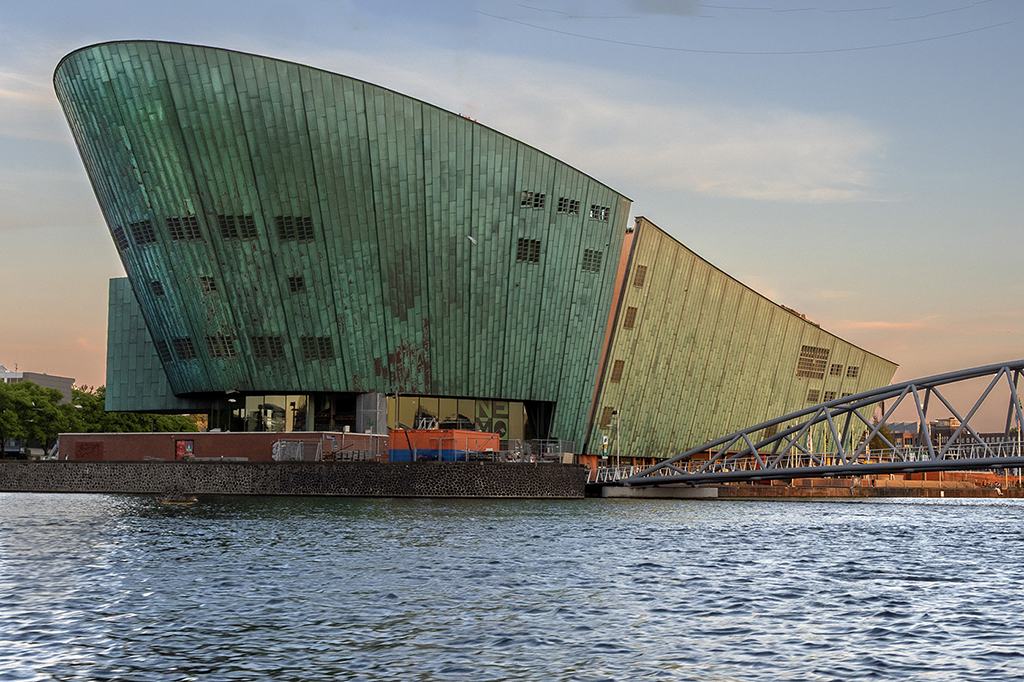 Nemo Science Museum by Robert Knight
