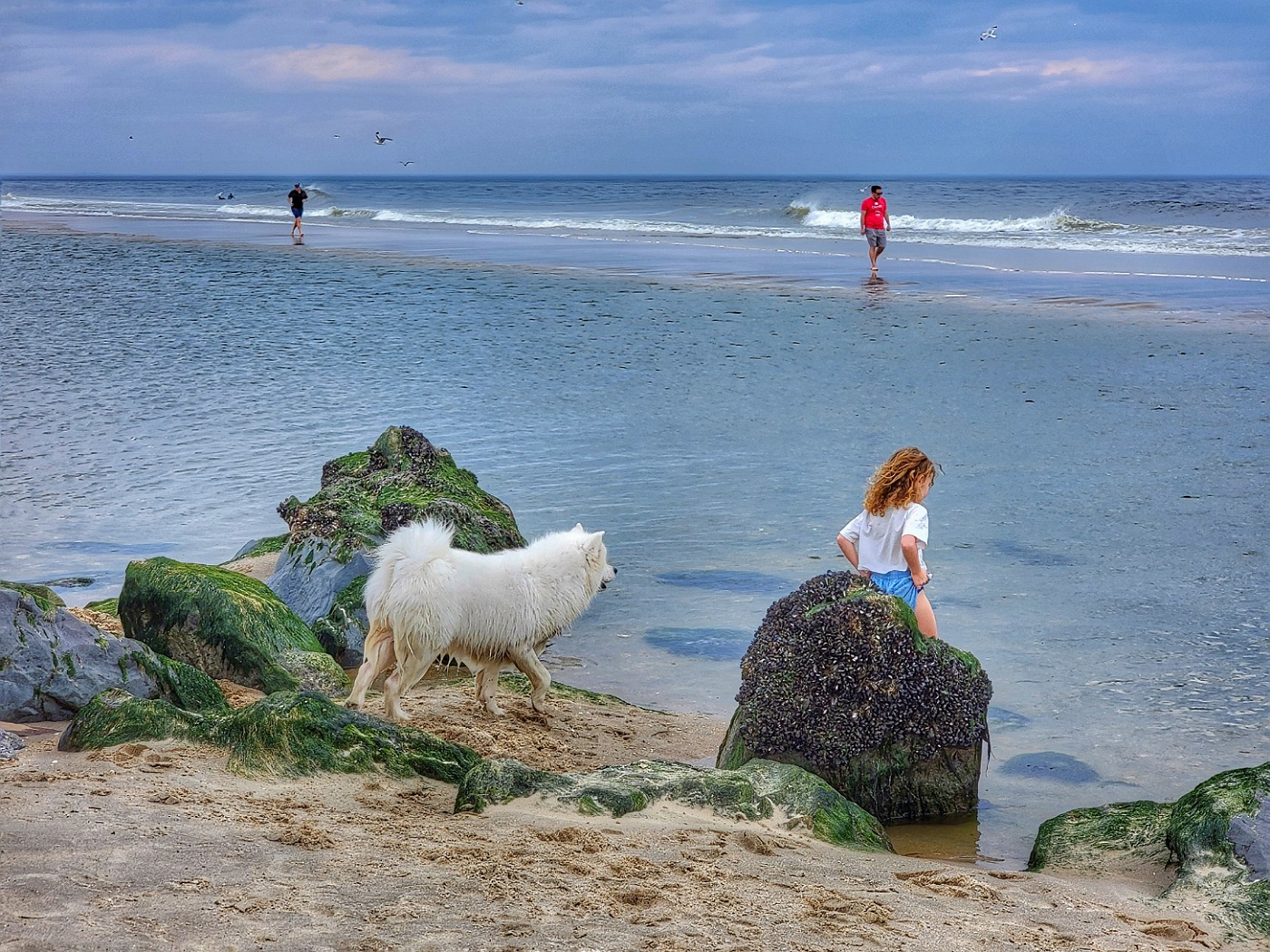 Beach Lovers by Lynne Royce