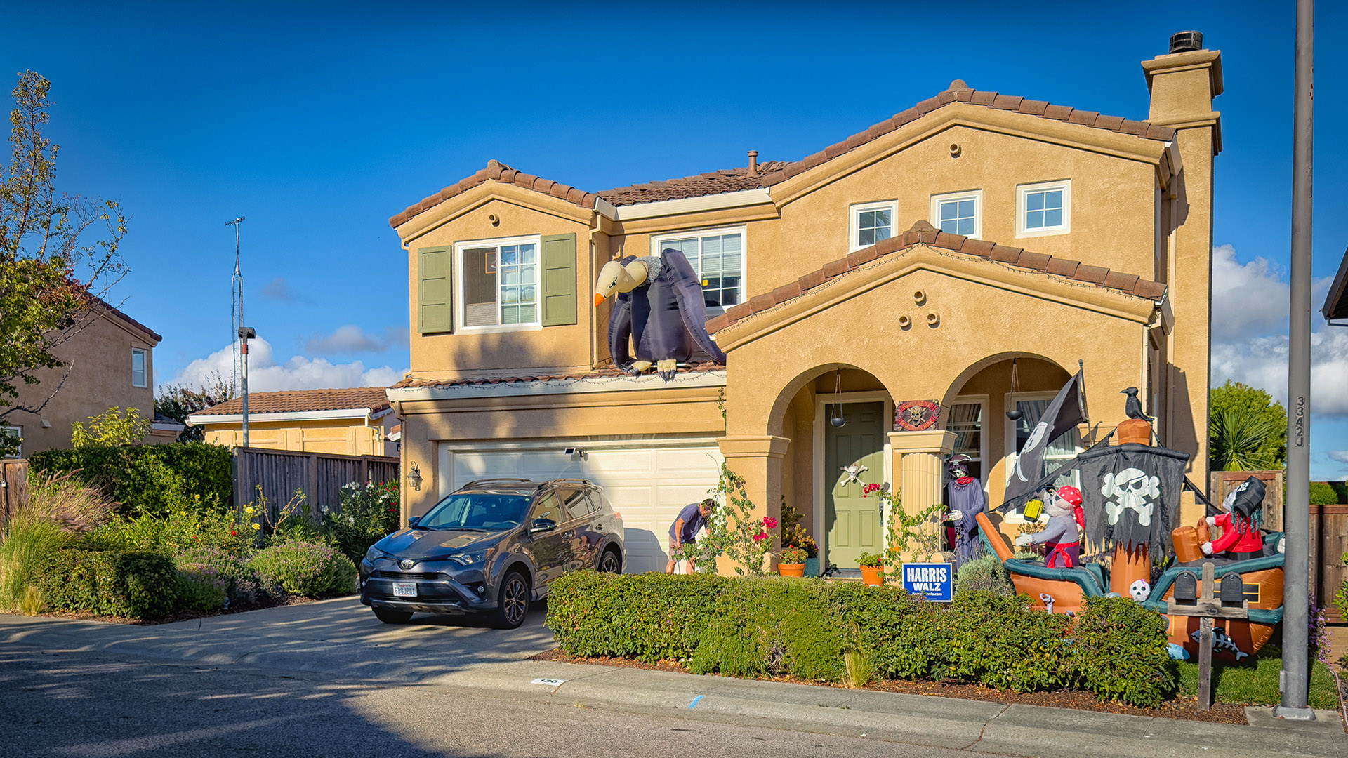 Halloween by Gerhard Geldenhuys