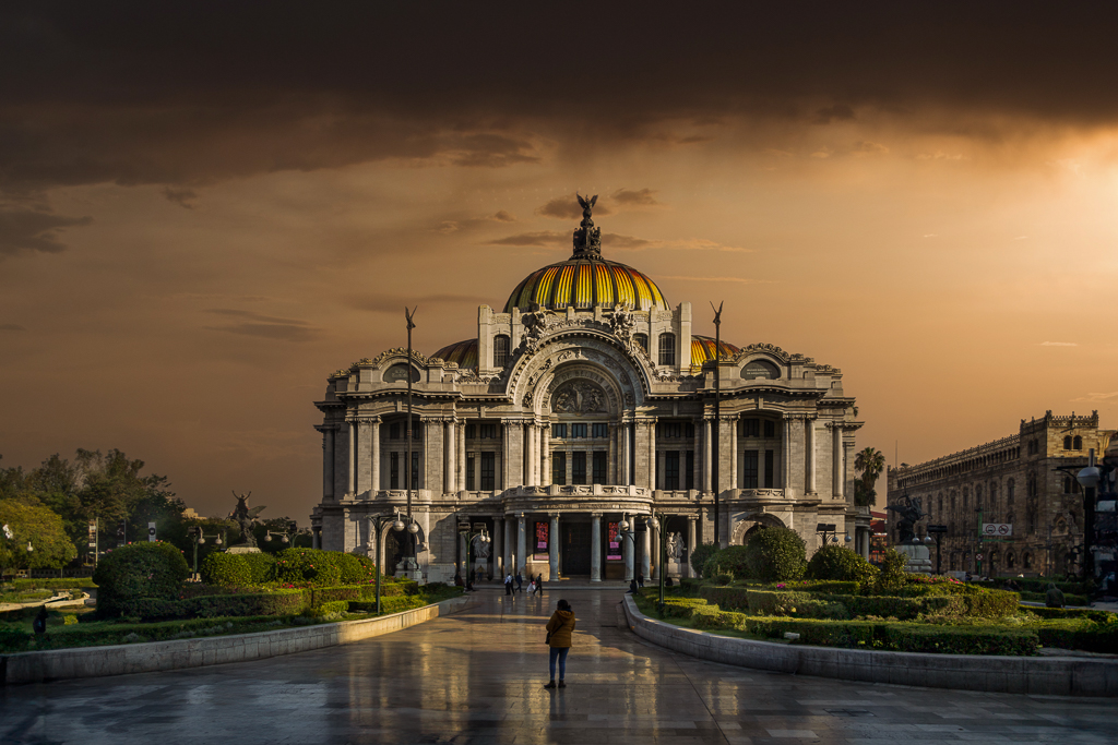 Palacio de Bellas Artes – Mexico City by Frans Gunterus