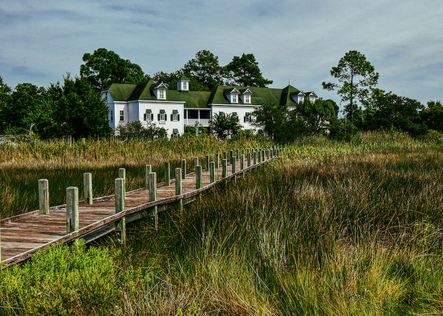 Roanoke Island Inn by Tom Buckard