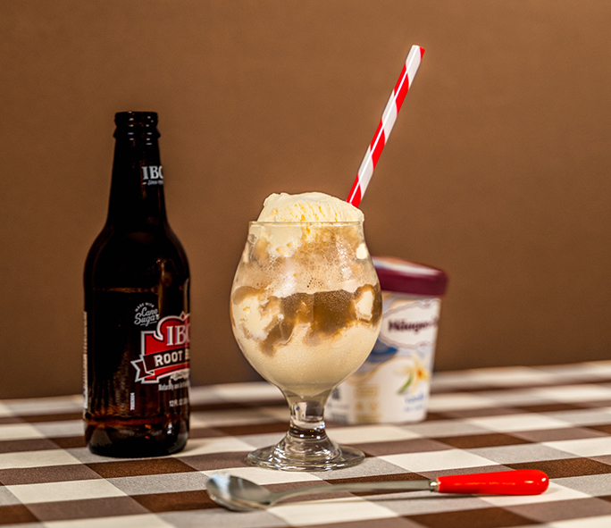 Root beer float by Kurt Reinhard