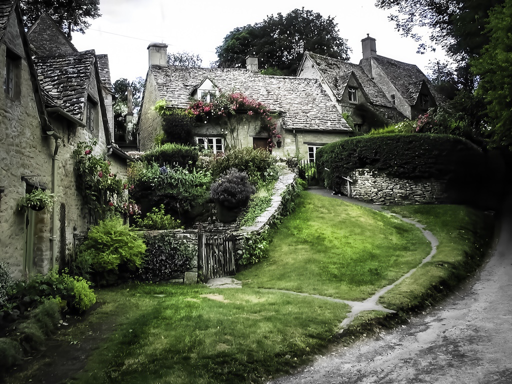 Cotswolds Village