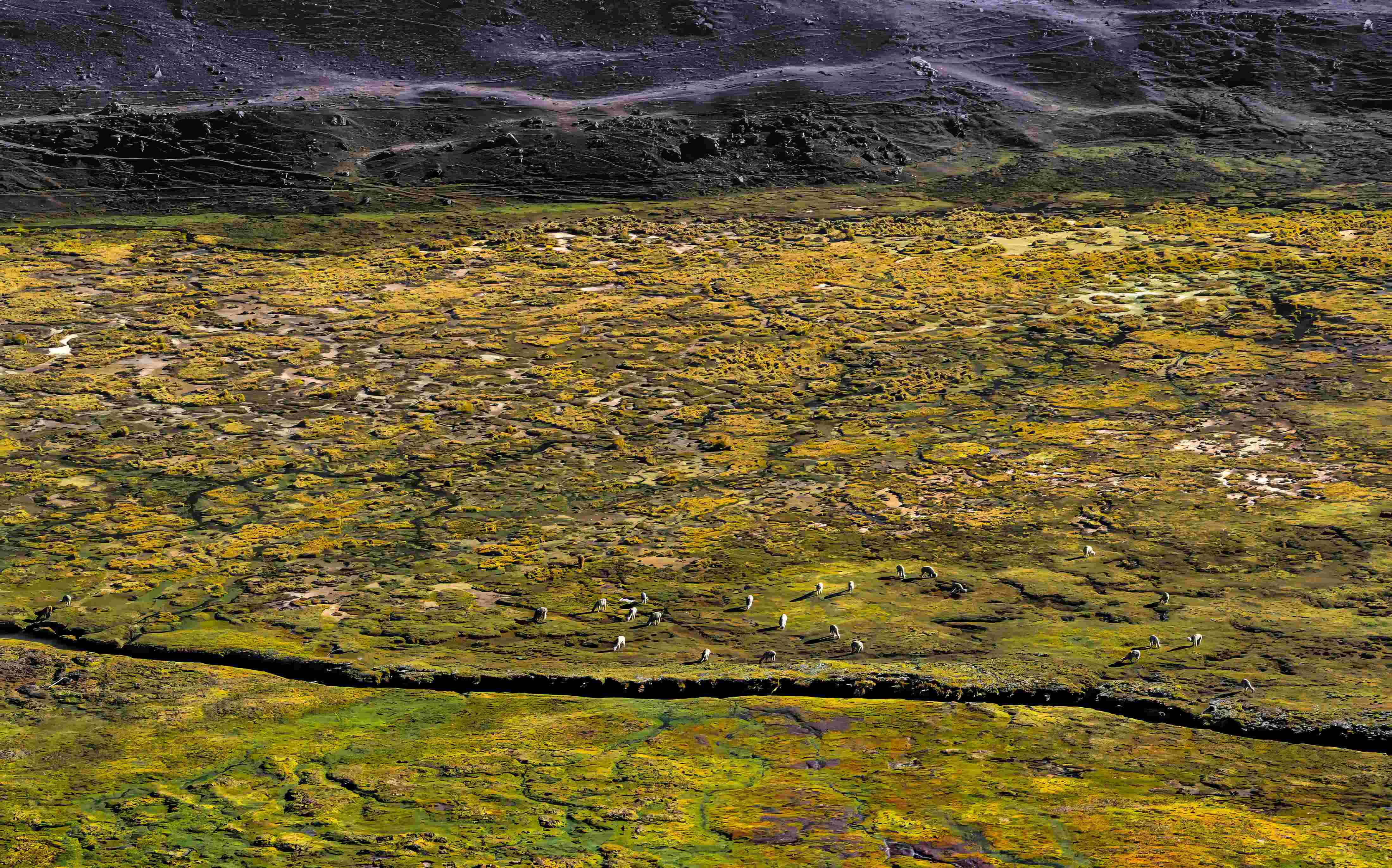 Road to rainbow mountain. Peru