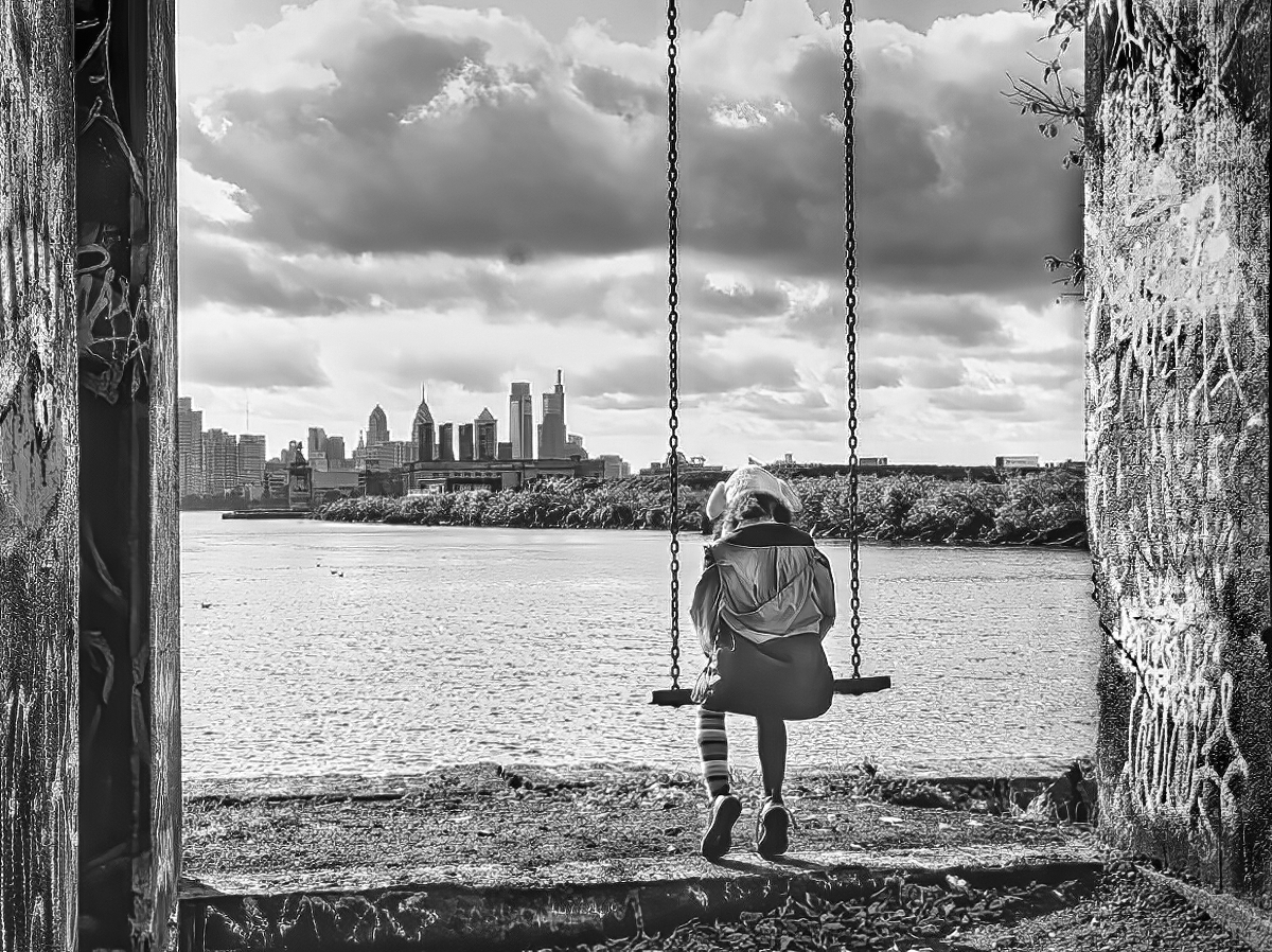 Graffiti Pier Swing V